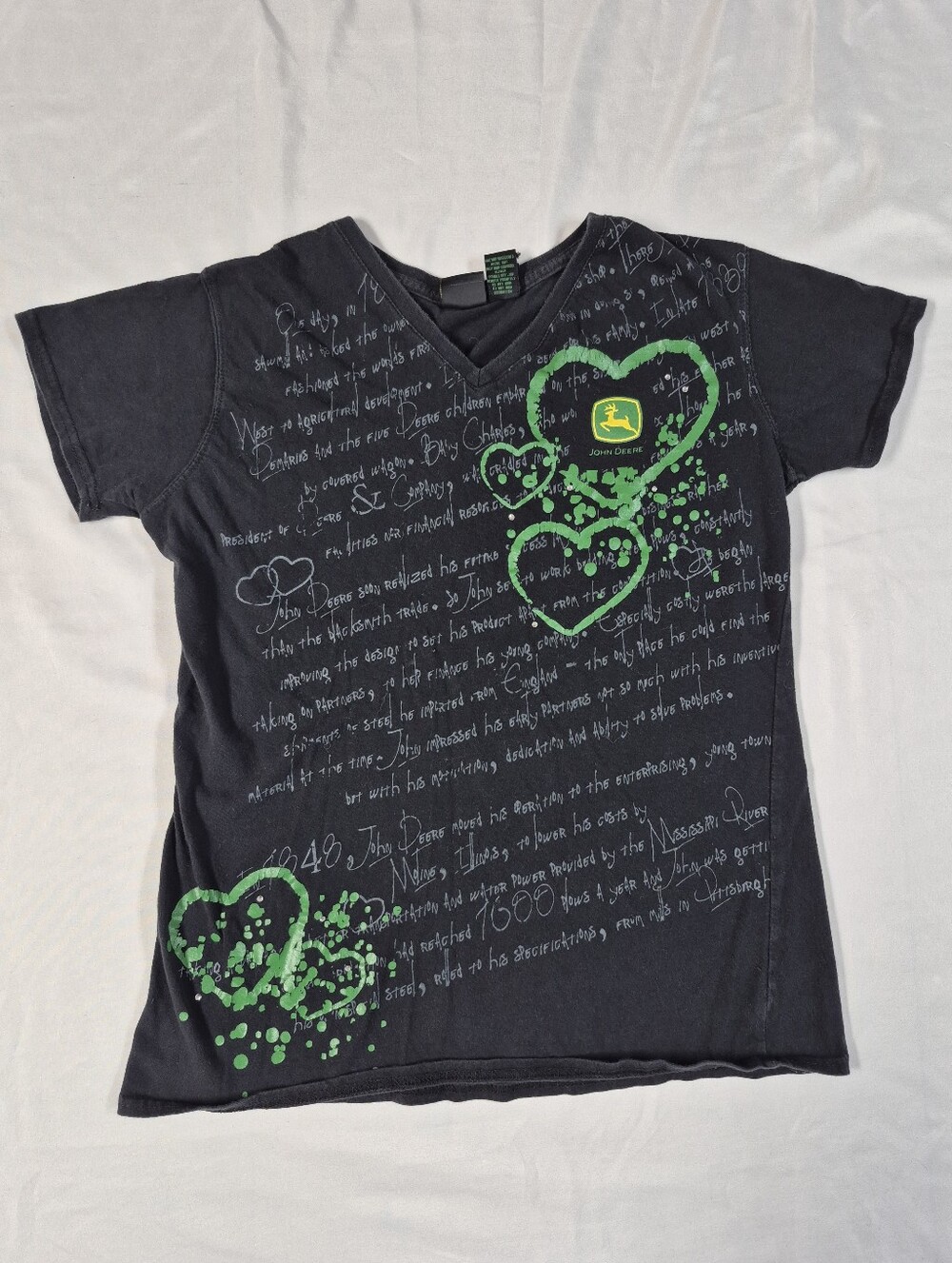 John Deere Womens V-Neck Medium T-Shirt Black Green Heart All Over Script Bling